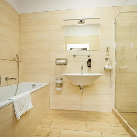 Litovel Hotel Komarno