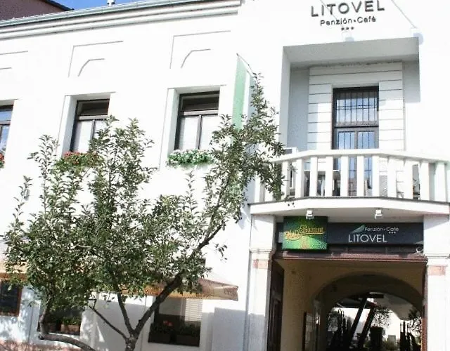 Litovel מלון